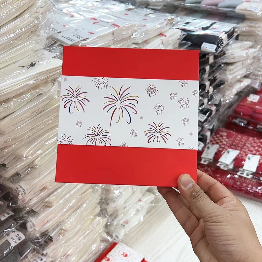 棉新年潮吧，烟花礼盒四双