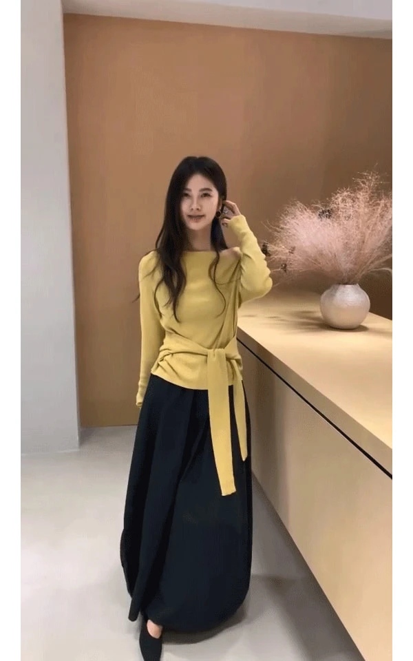 2025早秋新款女韩系穿搭修身露肩绑带上衣气质高腰显瘦花苞半身裙