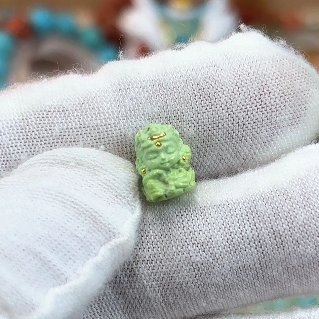 布艺绿松石菜籽绿玉化度母雕刻