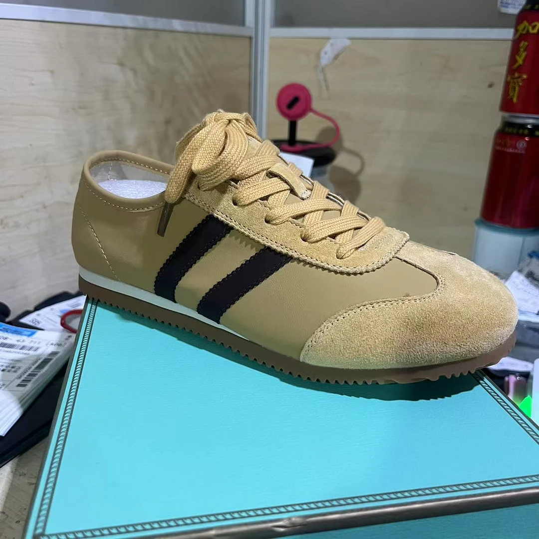 1676  软底平底休闲德训鞋