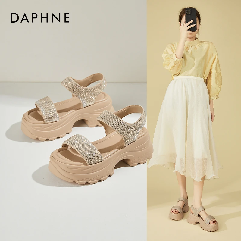 Daphne/达芙妮水钻魔术贴凉鞋女夏季新款厚底时尚休闲沙滩鞋网红