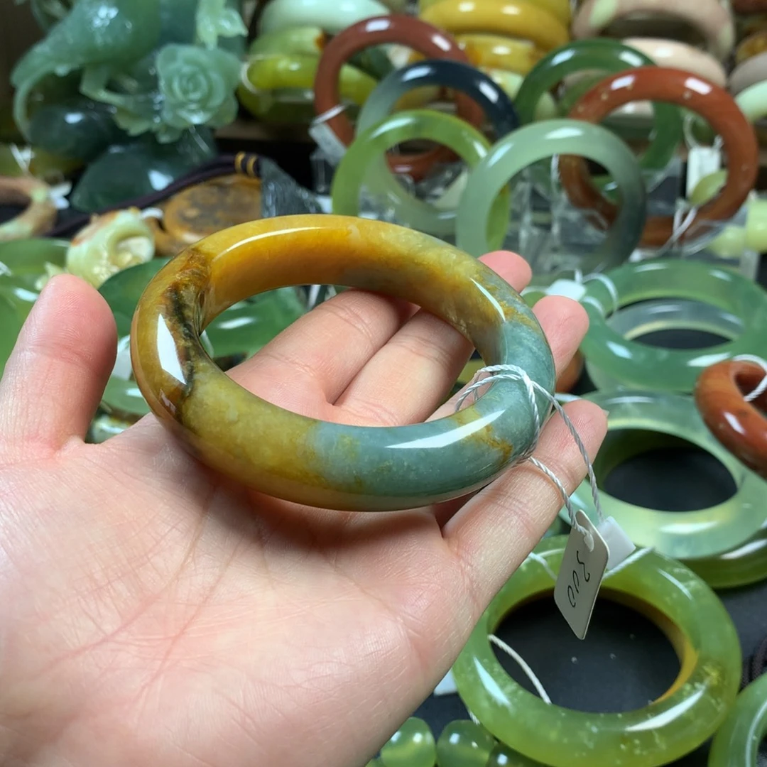 蛇纹石玉未镶嵌手镯