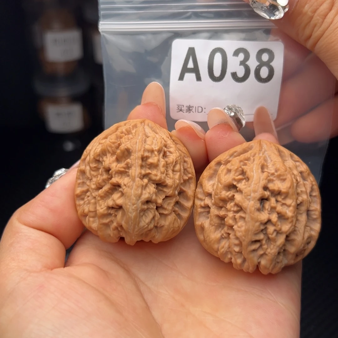 文玩核桃吊坠大粗筋40