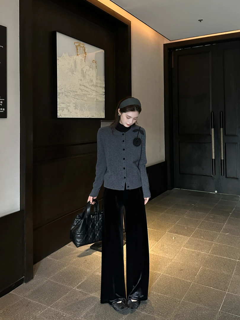 R123399W女常规袖长袖圆领春季毛针织衫静奢风冬季针织花朵