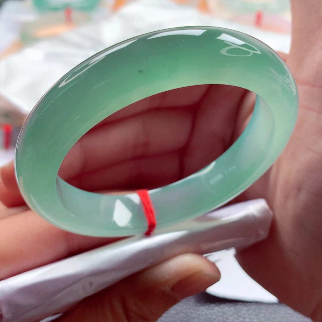 翡翠未镶嵌手镯师妹55新货宝石翠绿灯泡（23号）