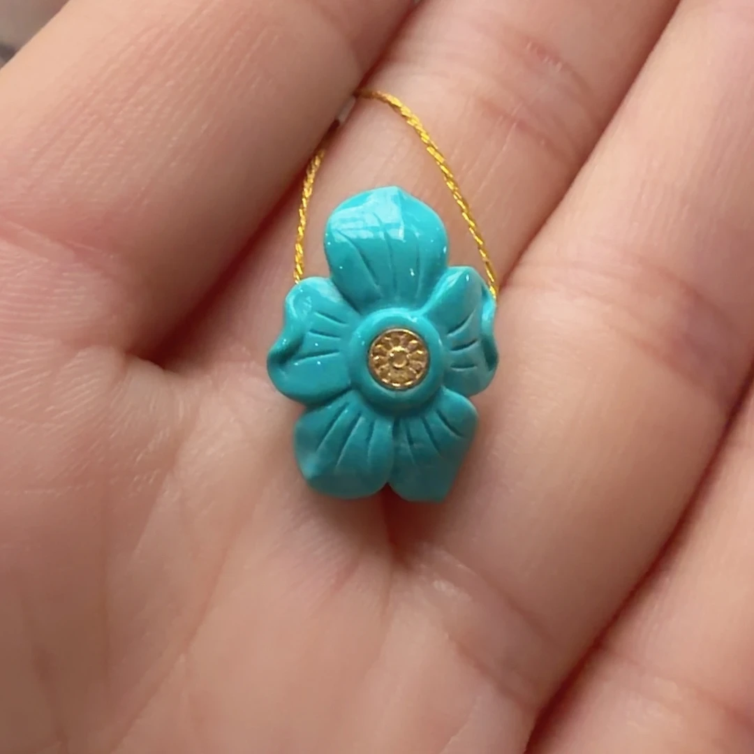 绿松石未镶嵌颈饰