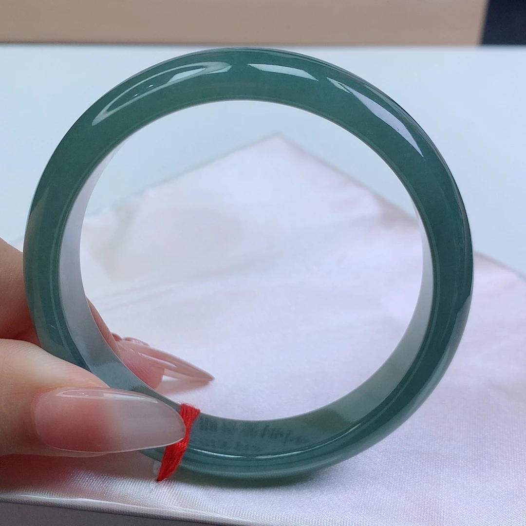 翡翠手镯未镶嵌58圈口