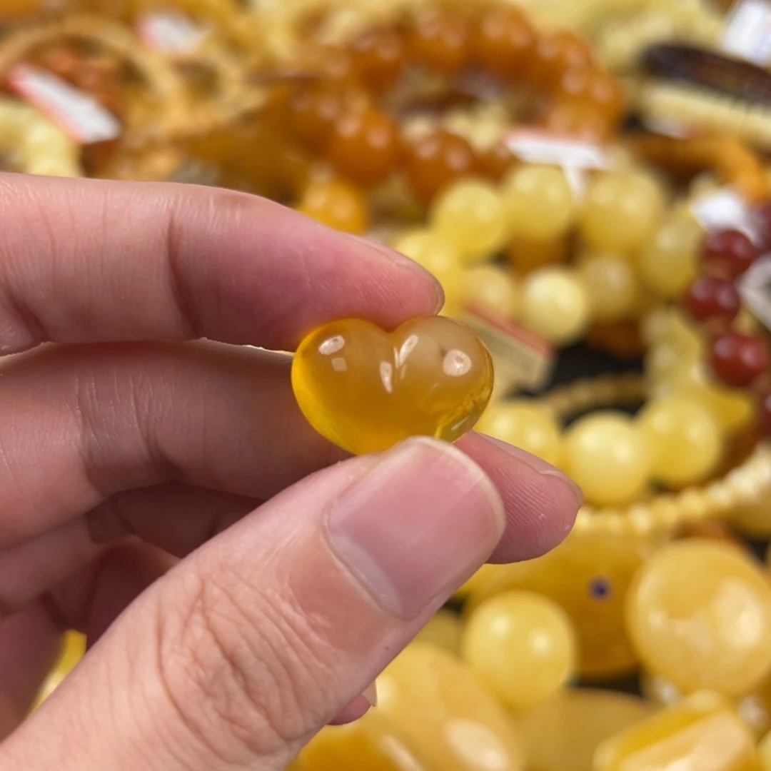 琥珀未镶嵌珠宝奇石