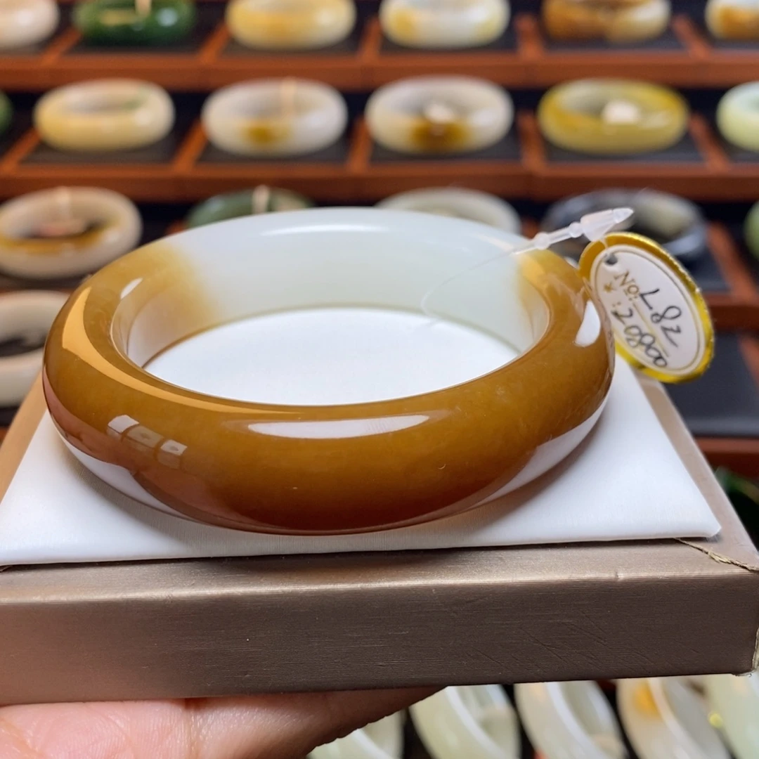 和田玉未镶嵌手镯56圈