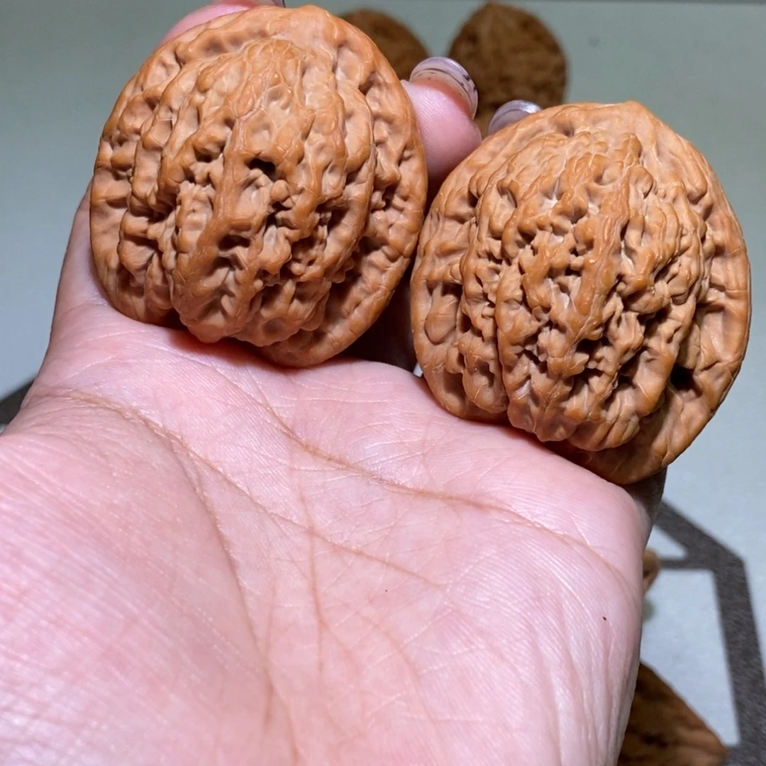 贾***宁手串/手链核桃金工艺