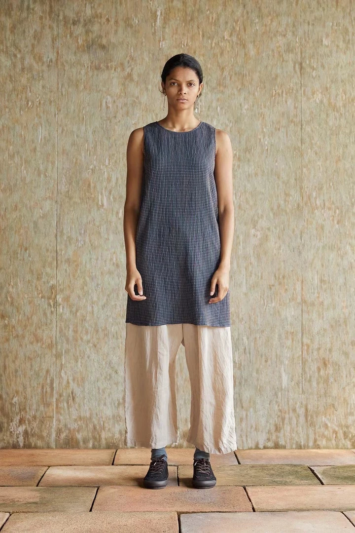 左岸迷香2025春夏蓝格长背心