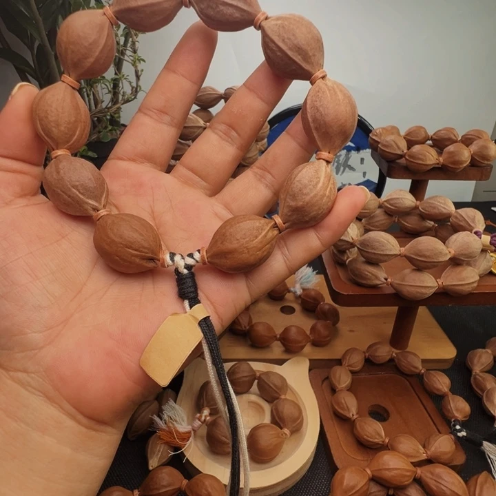 手串橄榄核素串鲨鱼背18*26
