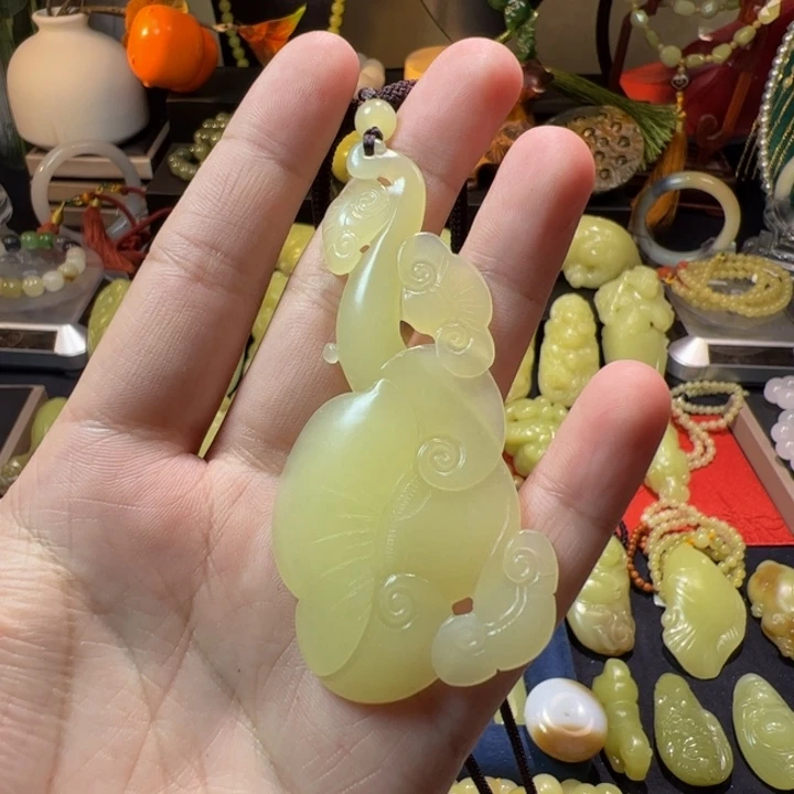 和田玉（黄玉）未镶嵌颈饰
