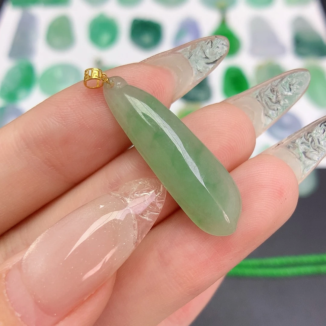 翡翠18K金镶嵌颈饰 888888888888888