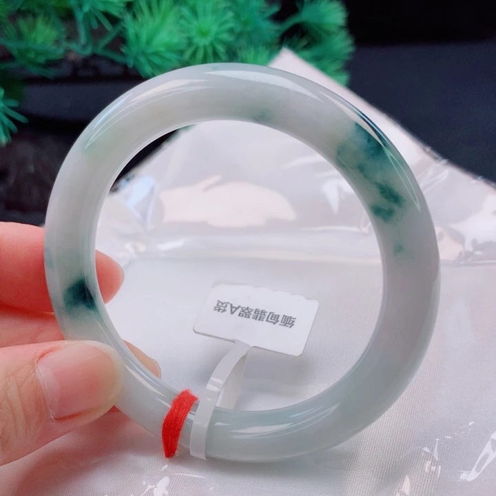 未镶嵌手镯（圆镯）翡翠57。58