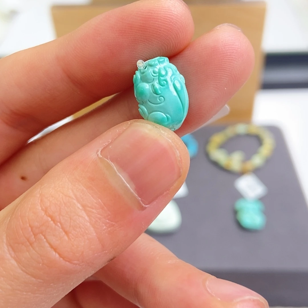 绿松石未镶嵌珠宝奇石