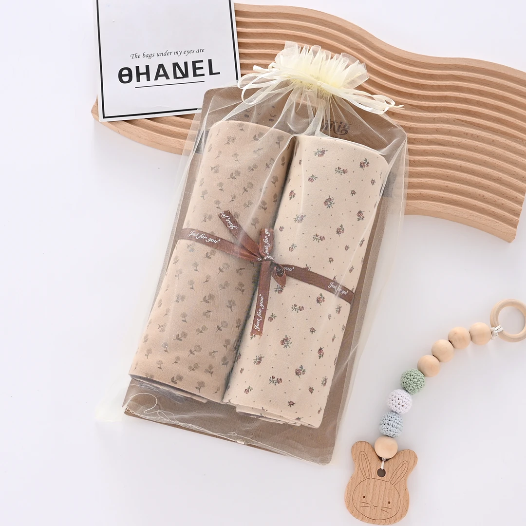 【两件送帽子 四件送三件套礼包】棉芯语90*90新生儿纯棉产房包单