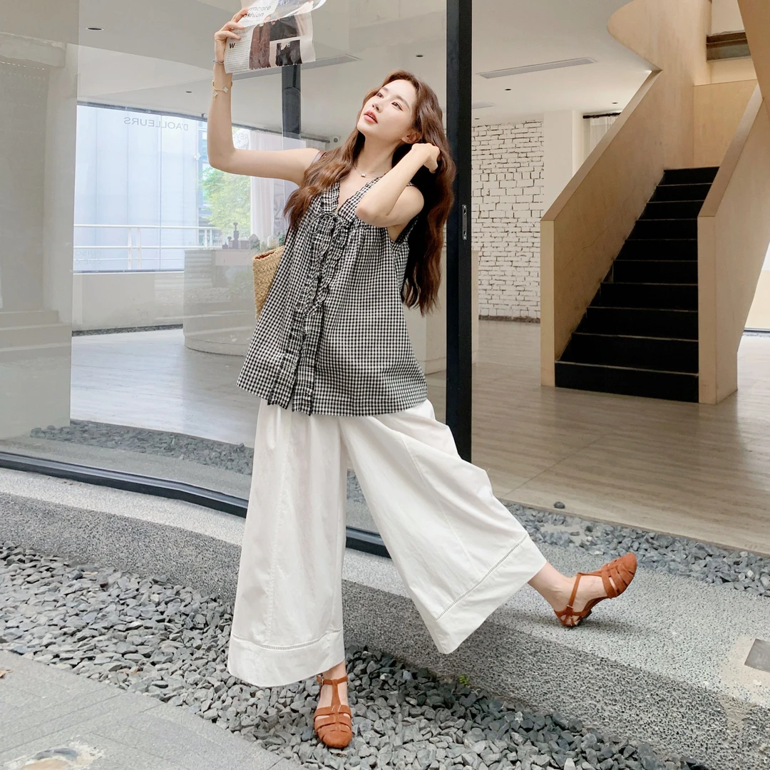 夏季ootd减龄穿搭一整套女2025夏季新款无袖格子上衣阔腿裤两件套