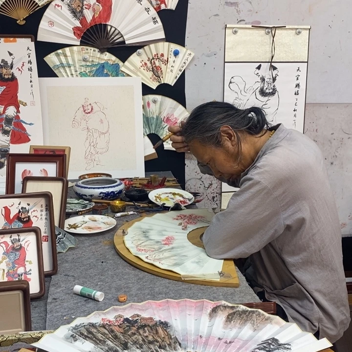 张***青国画老玉竹画鸽子