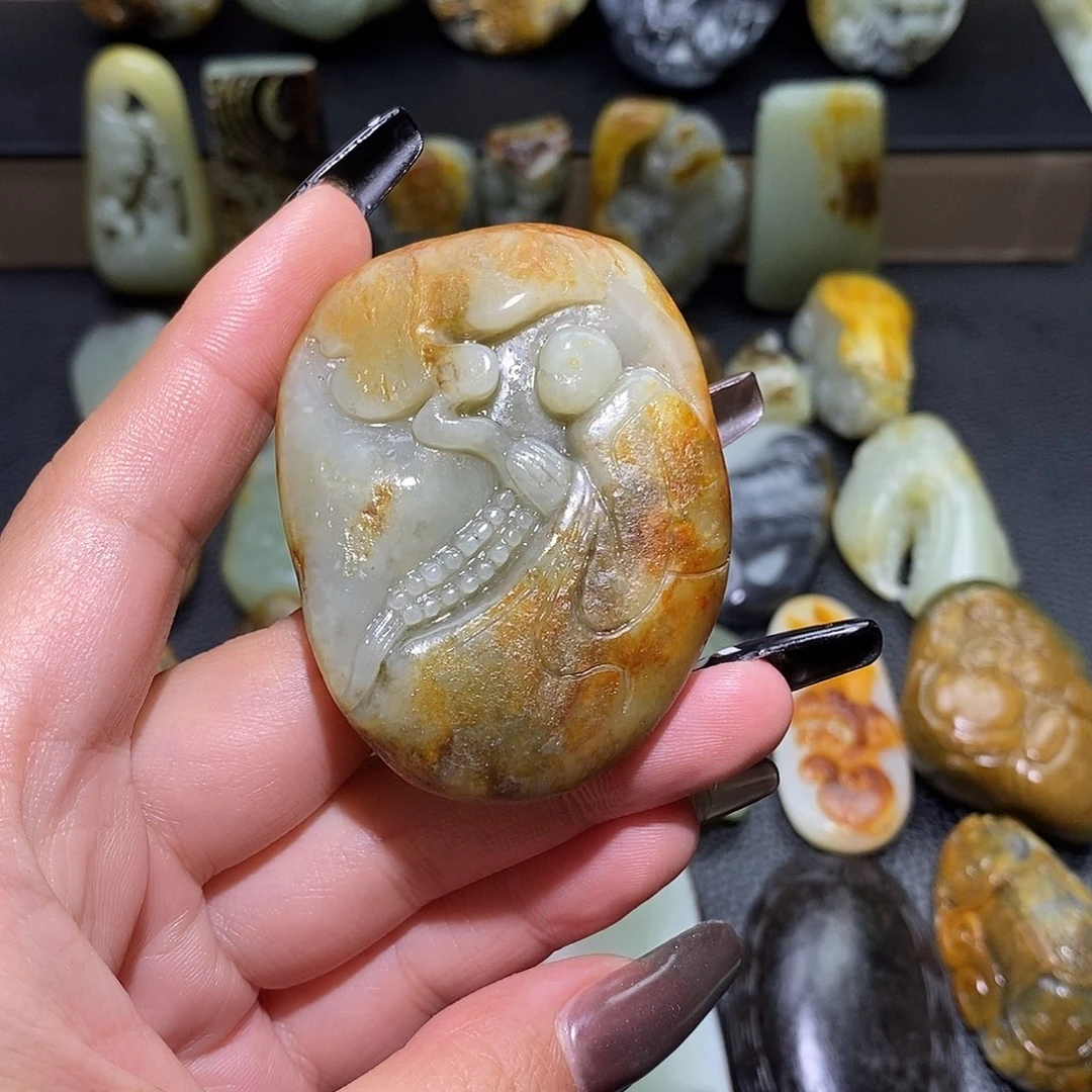 和田玉未镶嵌颈饰