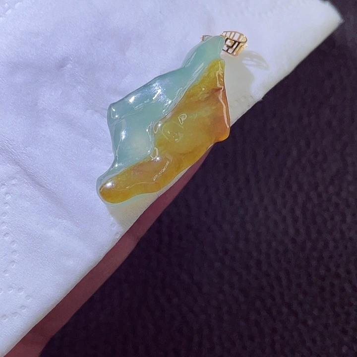 颈饰18K金镶嵌翡翠翡翠