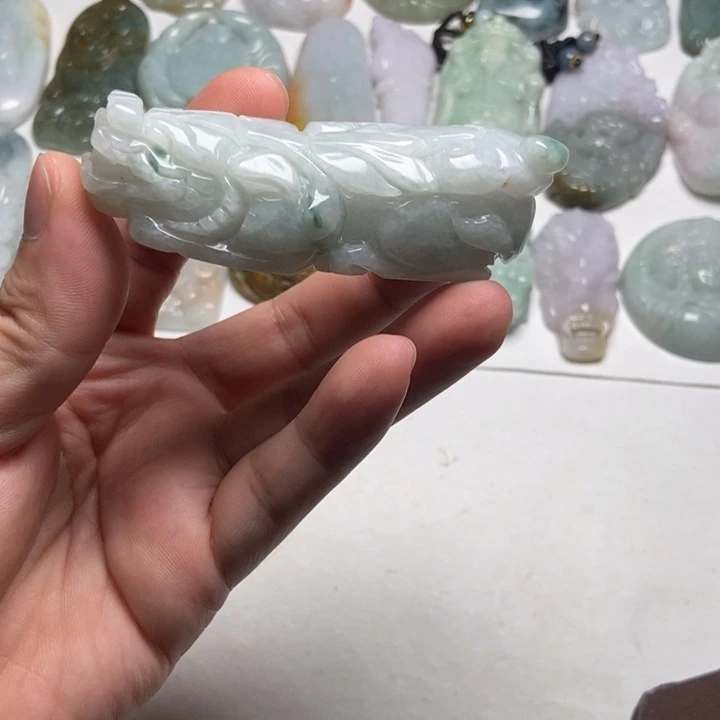 翡翠未镶嵌颈饰貔貅32