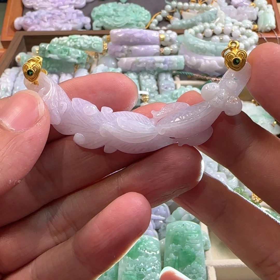 翡翠未镶嵌颈饰小鱼5