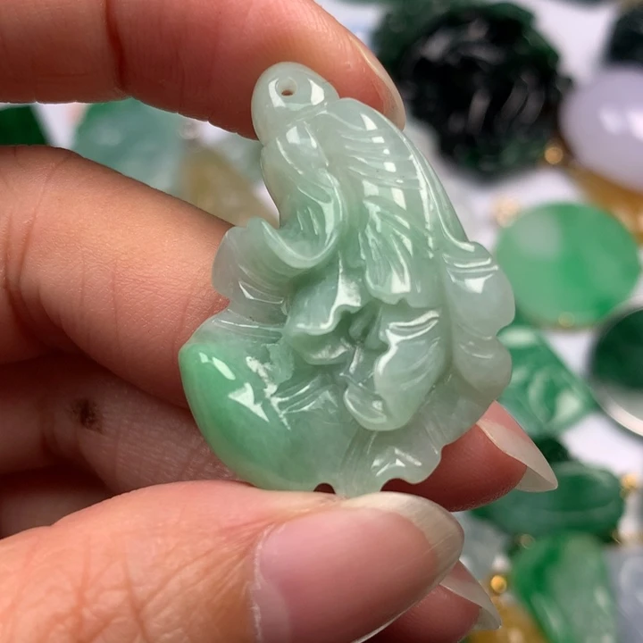 翡翠未镶嵌颈饰翡翠