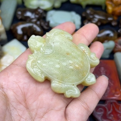 蛇纹石玉未镶嵌颈饰103