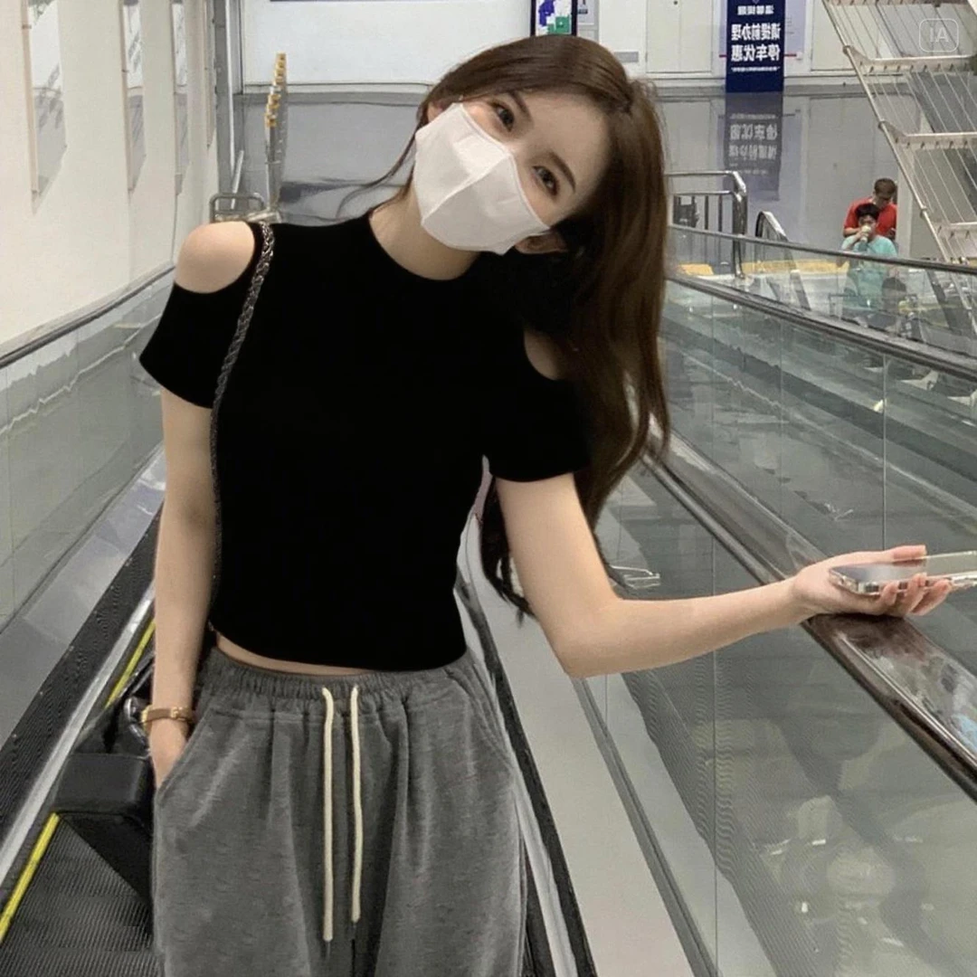 2025夏季新款黑色半高领短袖T恤女镂空小众洋气修身露肩短款上衣