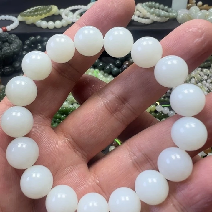 和田玉未镶嵌项链