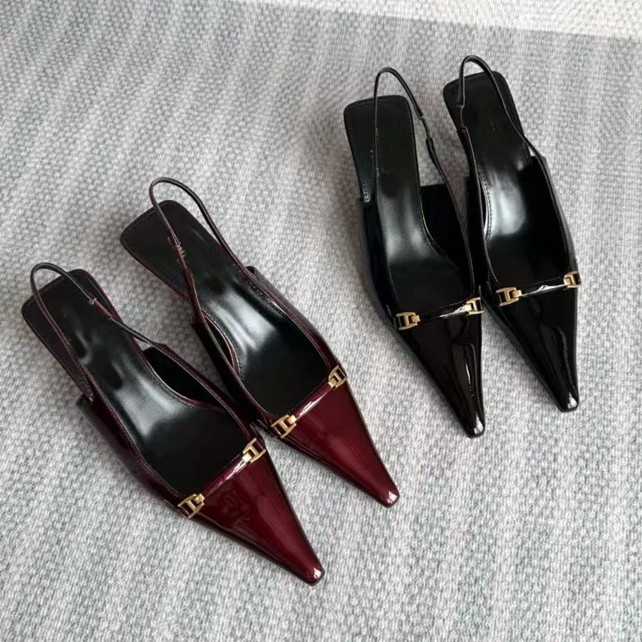 rv  尖头漆皮高跟凉鞋