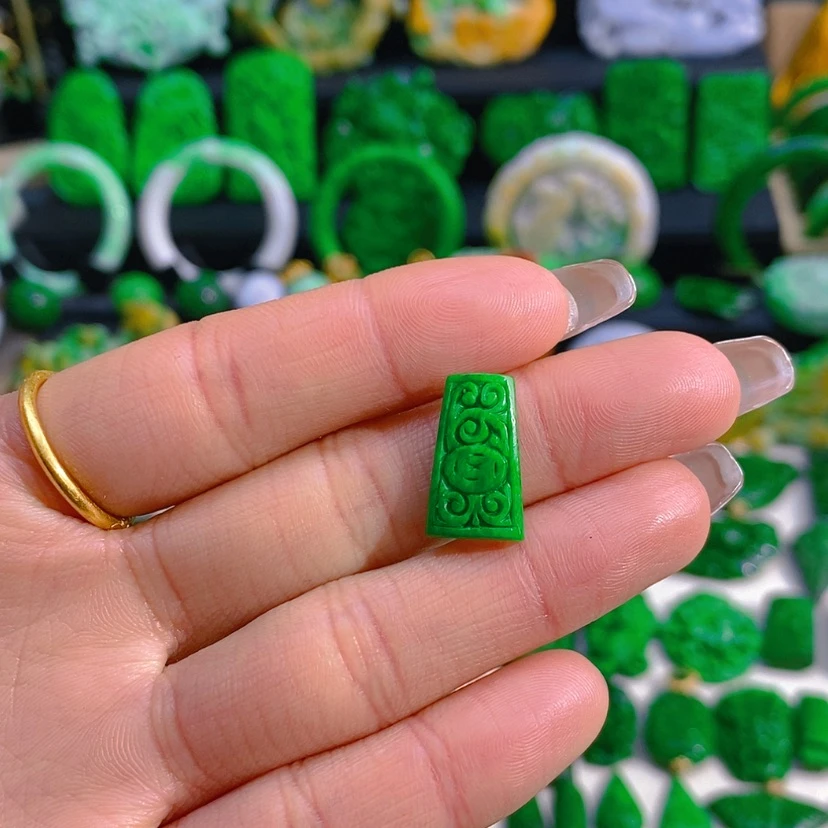 【闪购商品】翡翠颈饰未镶嵌手牌