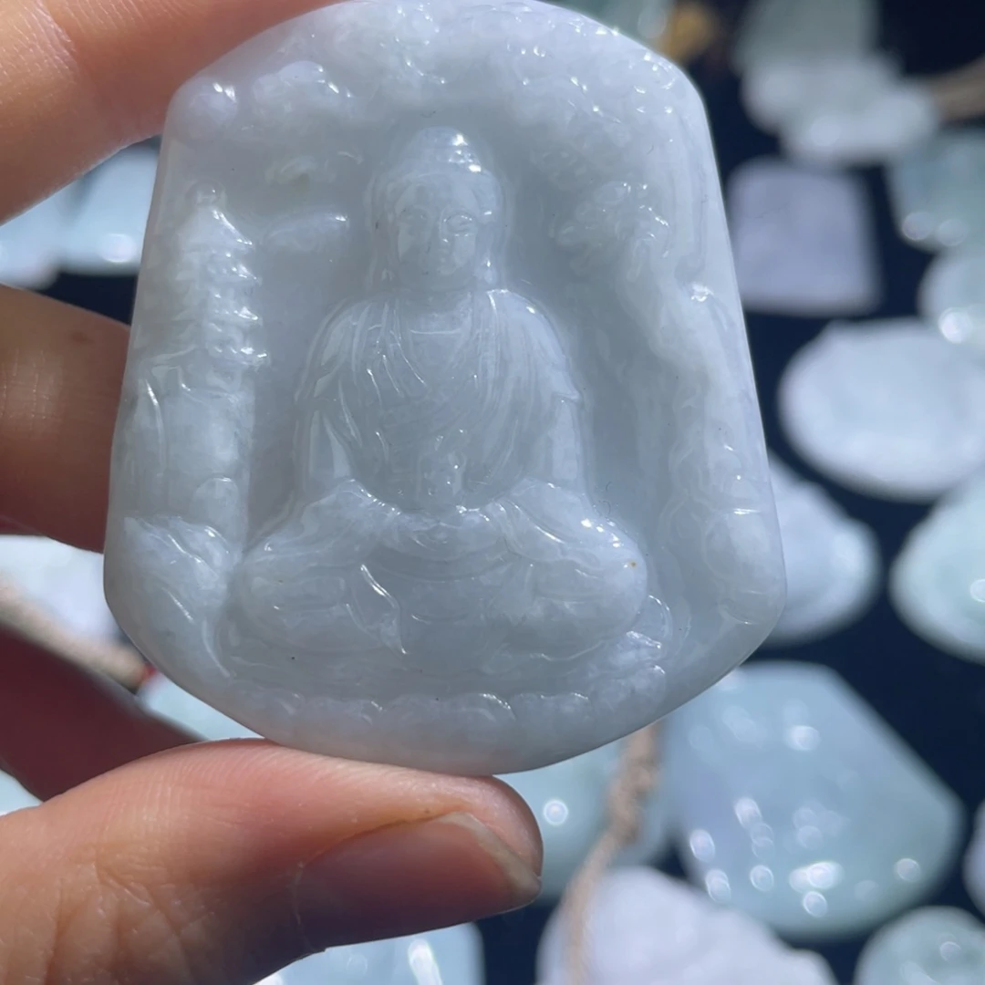 翡翠未镶嵌颈饰守护神