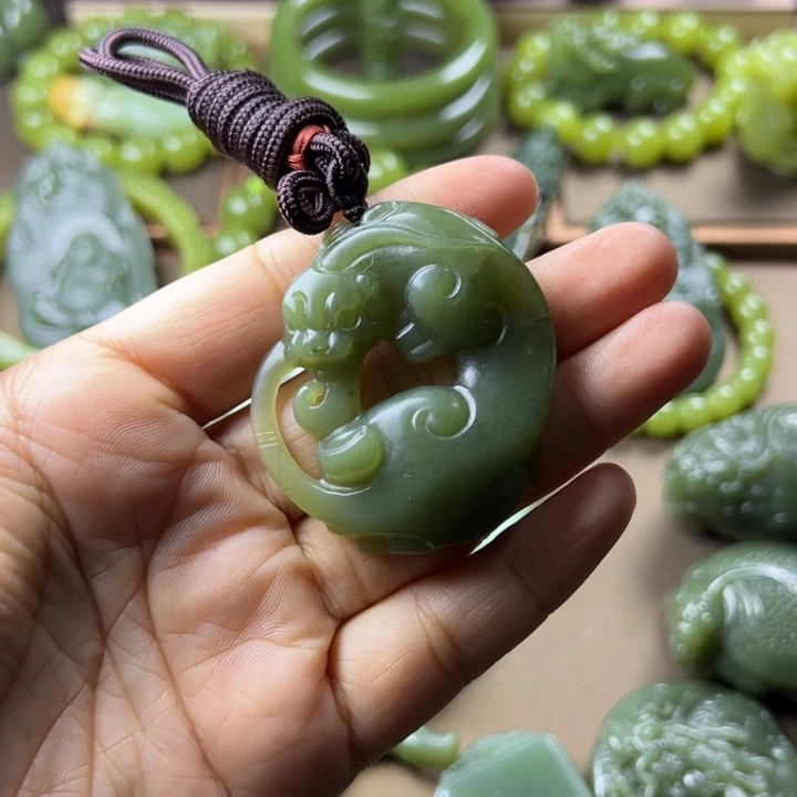 风***泪岫岩老玉（透闪石质玉）未镶嵌挂件