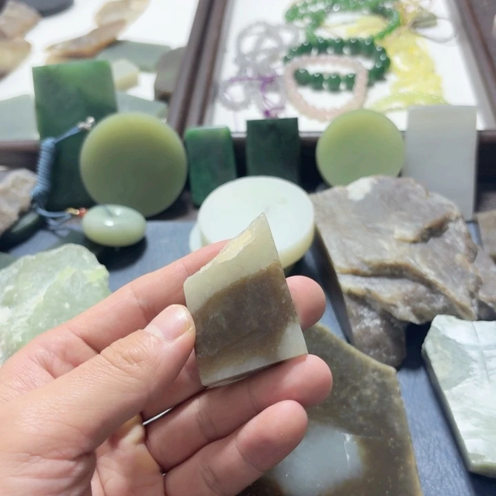 和田玉（糖玉）未镶嵌挂件