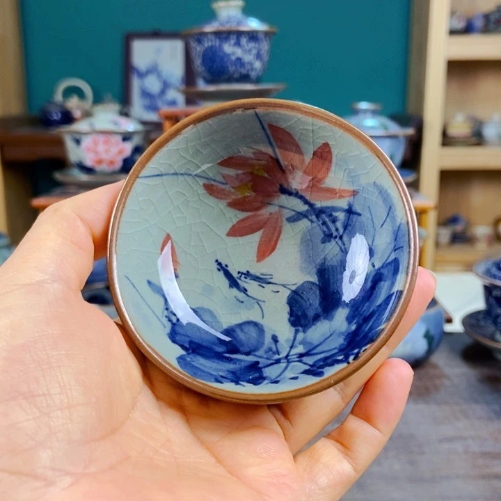 瓷片手工制作工艺精湛而精致
