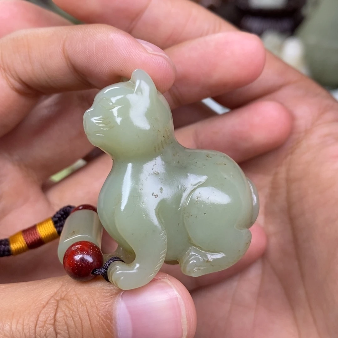 和田玉未镶嵌把件