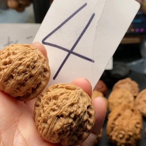 吊坠桃核34全品球白