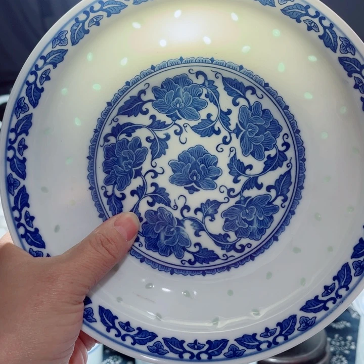 青花玲珑8寸窝盘牡丹花