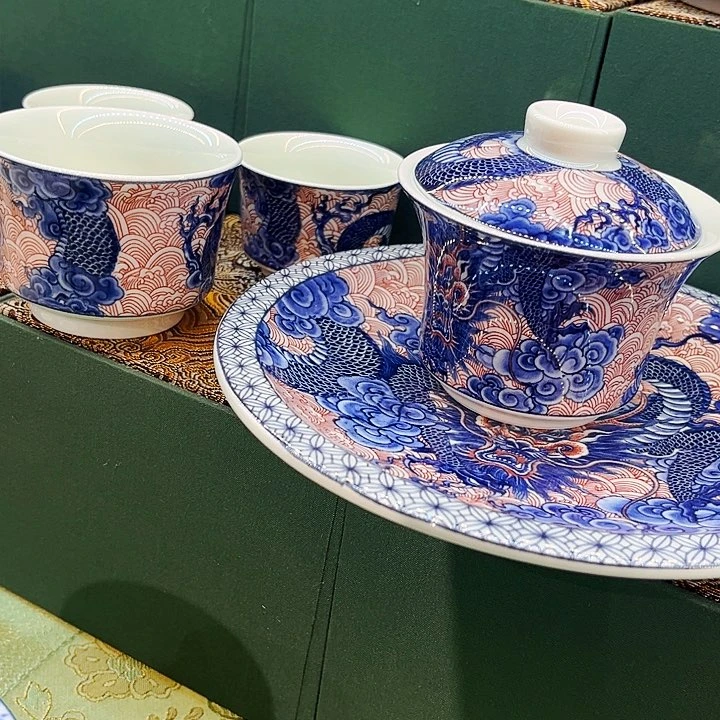 盖碗陶瓷艺术作品