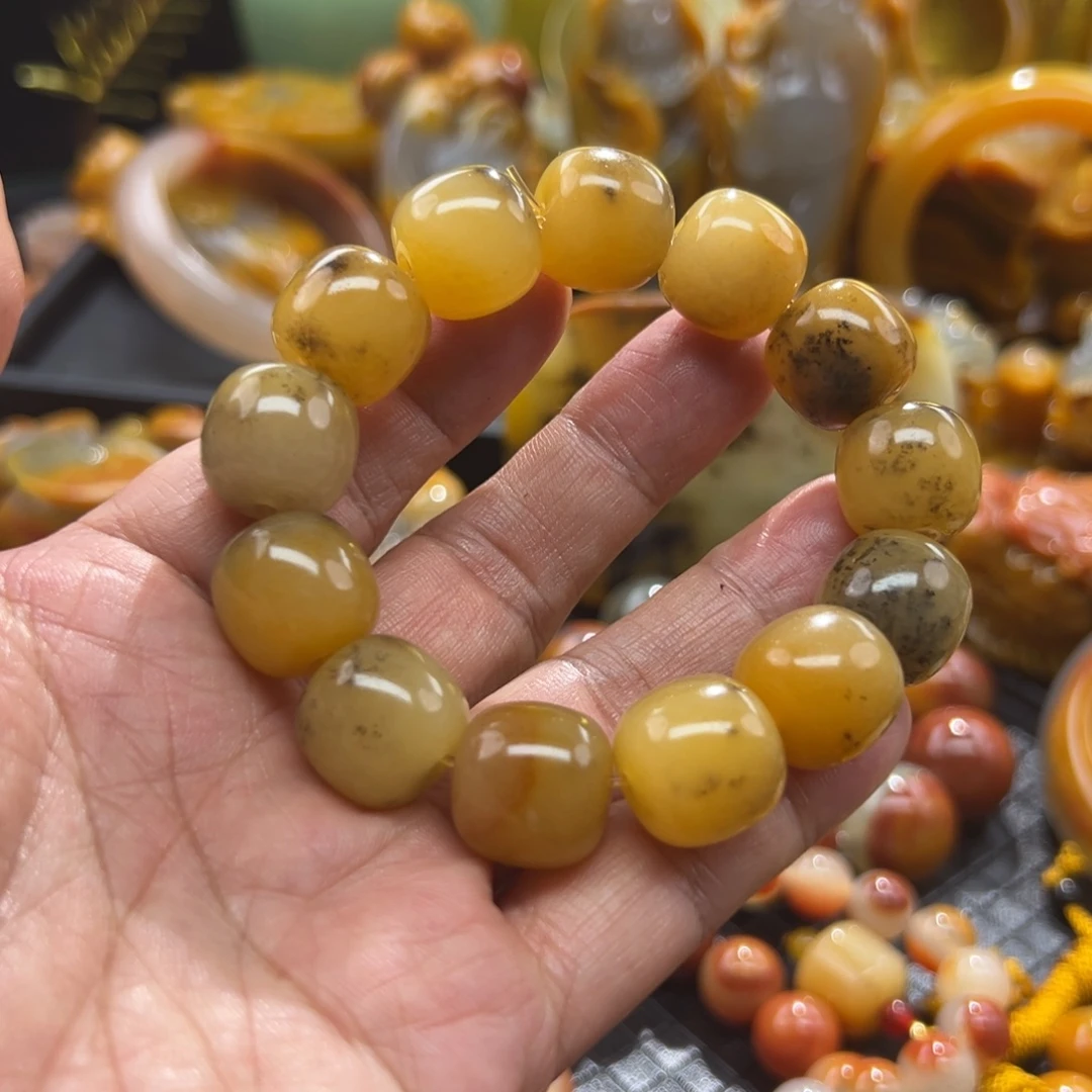 石英质玉未镶嵌颈饰