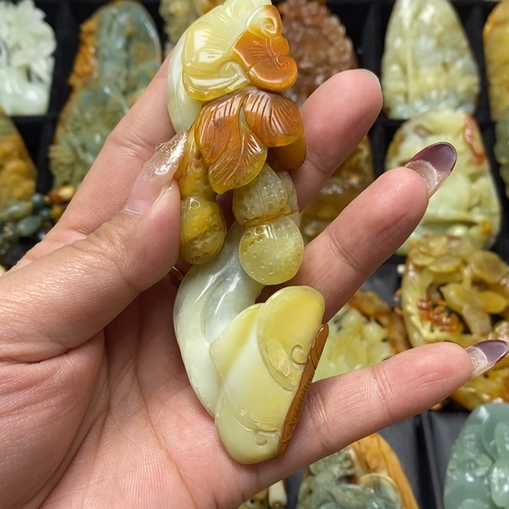 蛇纹石玉吊坠未镶嵌天****㎕