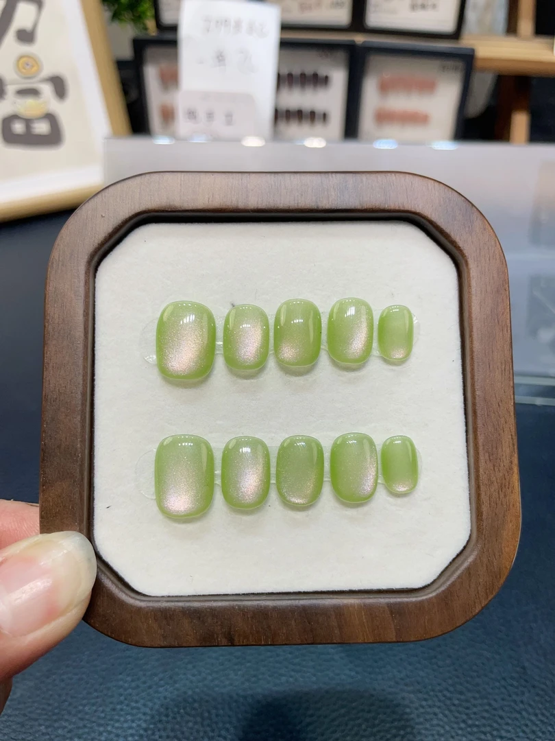 上新【白星芭乐】纯手工穿戴甲猫眼短甲气质款美甲十片装