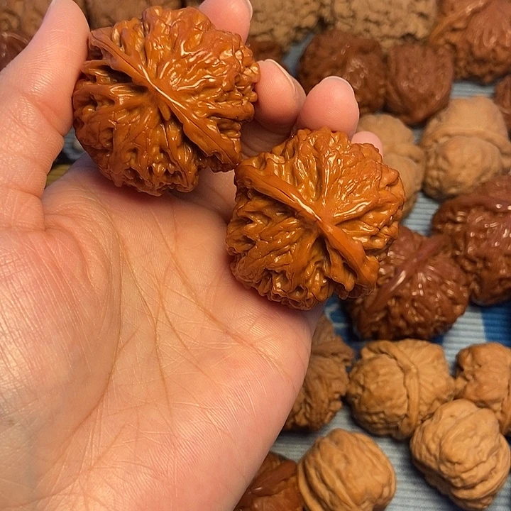 文玩核桃吊坠41苹果有瑕疵