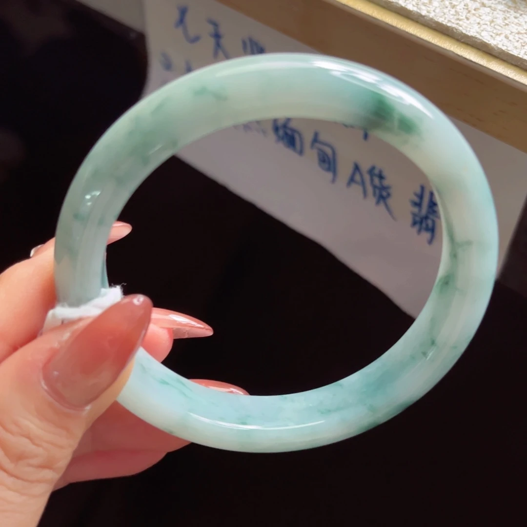 翡翠未镶嵌手镯手镯