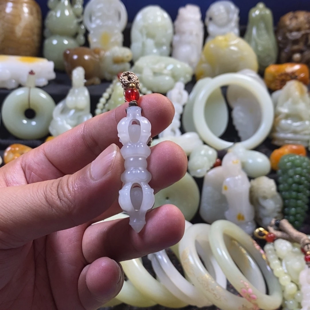 和田玉未镶嵌挂件