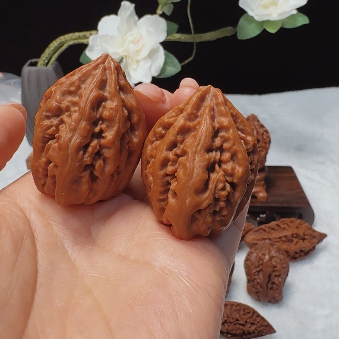 把件文玩核桃～水晶黄皮米粒纹