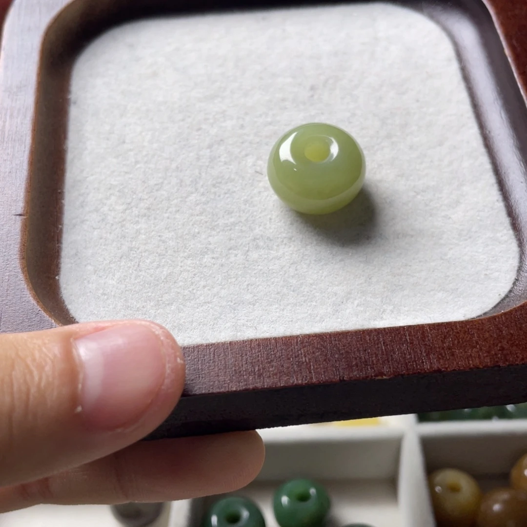 l***y和田玉未镶嵌挂件