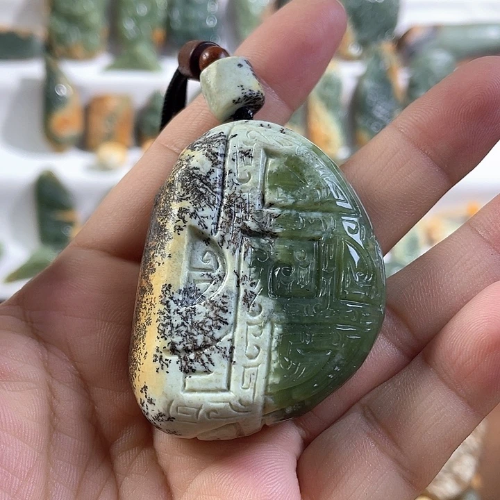 颈饰未镶嵌岫岩河磨玉（透闪石质玉）